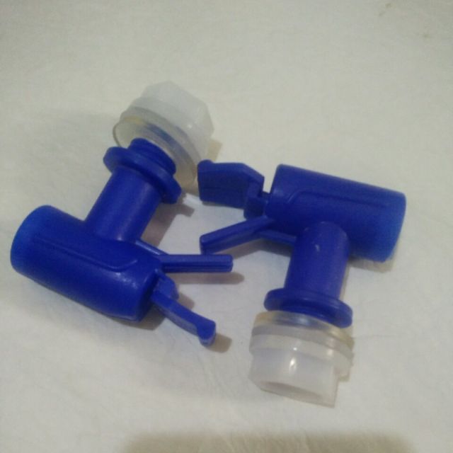 Vòi nước bằng nhựa thay thế