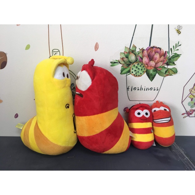 gấu bông larva