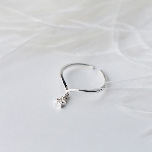 Nhẫn nữ nhẫn bạc s925 solitaire ngôi sao đính đá pha lê tua rua đeo ngón út Cá jewelry NB103