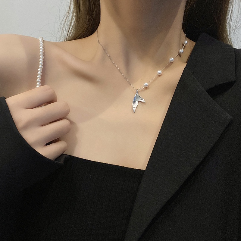 Vòng cổ Hai Lớp Mặt Hình Bướm Đính Ngọc Trai Đơn Giản Cho Nữ