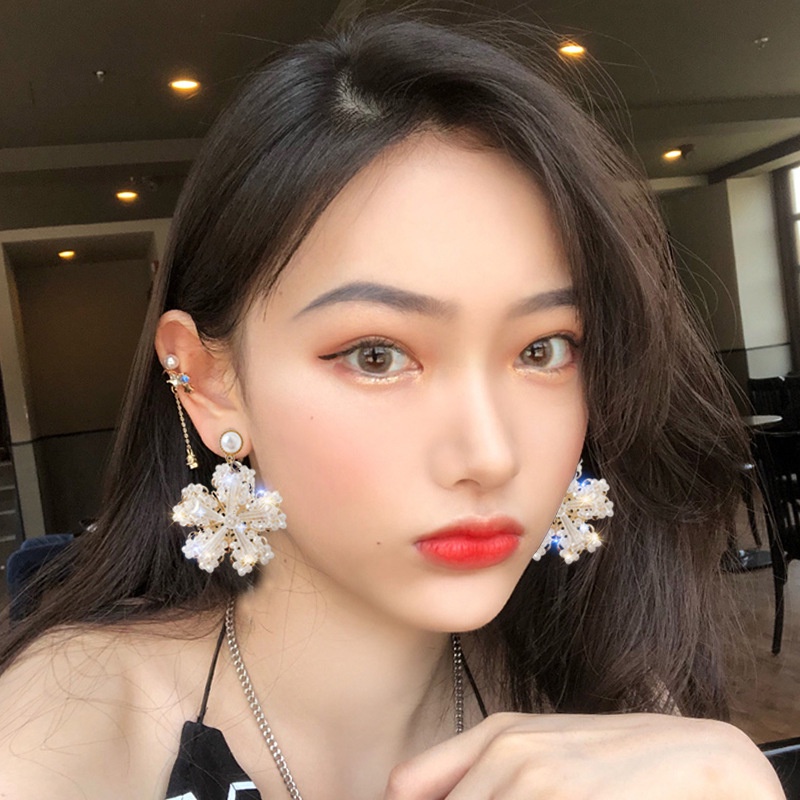 Khuyên Tai Hình Hoa Đính Đá Pha Lê Cao Cấp Sang Trọng Phong Cách Âu Mỹ Thời Trang 2022 Dành Cho Nữ