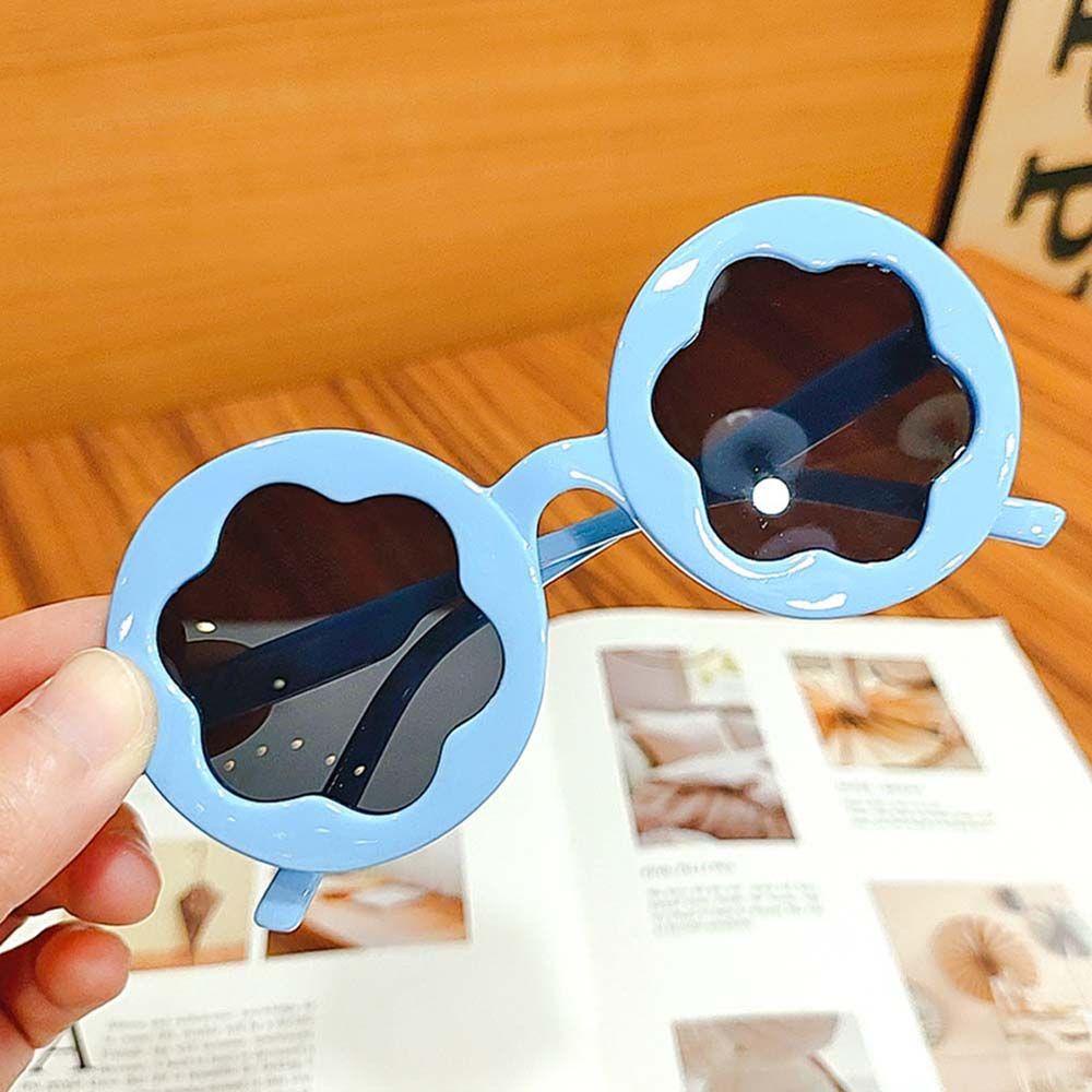 Kính Mát Hàn Quốc Họa Tiết Hoa Dễ Thương Cho Bé Trai
