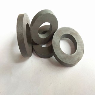 Nam châm ferrite 60x15 lỗ 32mm
