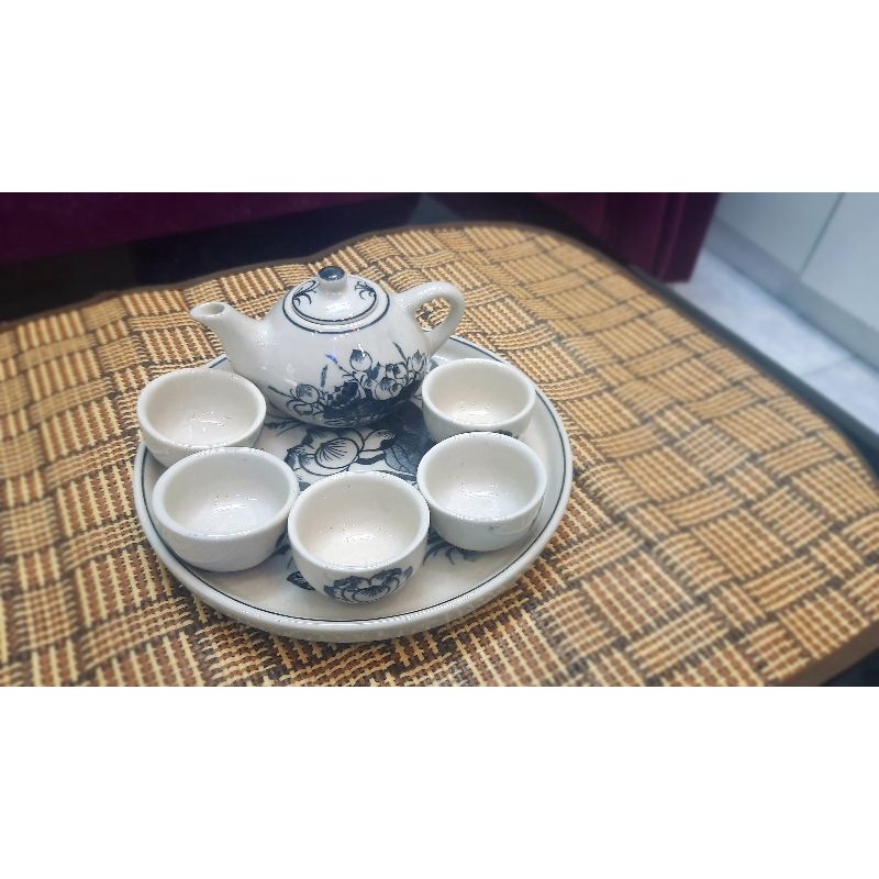 Bộ ấm chén đặt ban Thần Tài, thờ cúng men cổ đẹp nhất