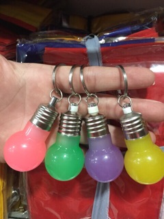 Sỉ 10 chiếc móc khoá bóng đèn 50k
