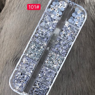 Đá chân keo mix size màu trắng khay 1440