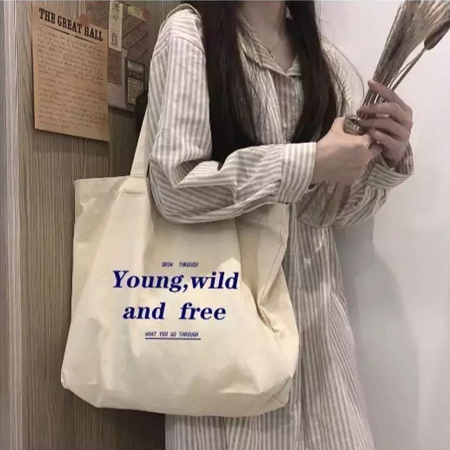 Túi vải canvas cao cấp Young Wild And Free khổ vuông phong cách Hàn Quốc