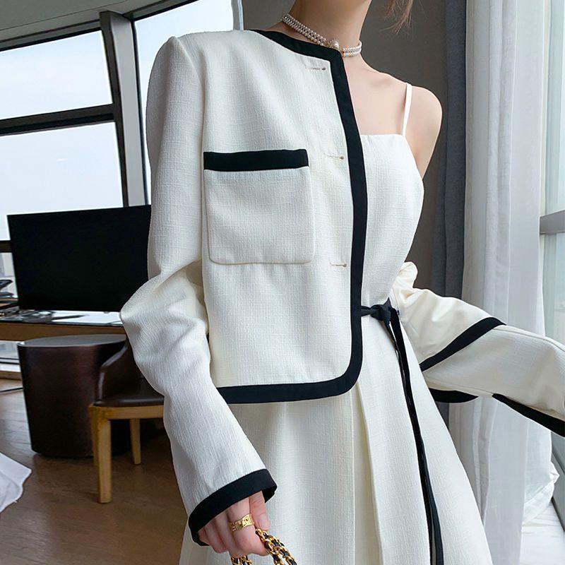 Bộ Áo Khoác Vest Phối Chân Váy Yếm Kiểu Pháp Thời Trang Mùa Thu 2022 Cho Bạn Gái