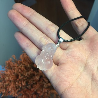 Tỳ hưu thạch anh hồng móc bạc kèm dây cổ