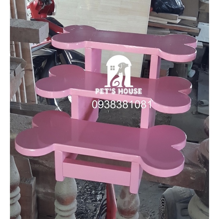 Bật thang máy vệ sinh tự động cho mèo