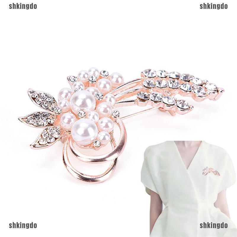 Trâm cài áo hình hoa đính đá và ngọc trai phong cách Vintage