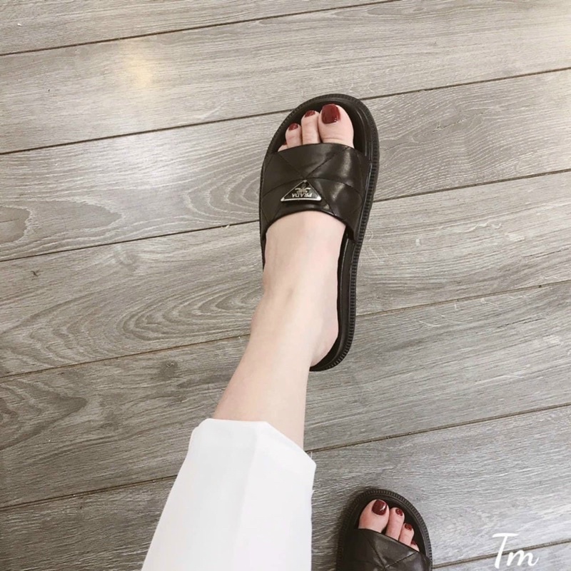 HÀNG VỀ!!Dép bánh mì độn đế prada