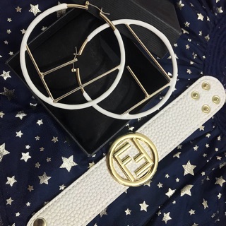 Set bông tai & vòng tay Fendi cá tính