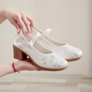 Giày thêu hoa đế cao dây cài GC020