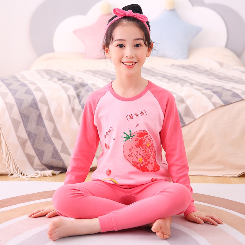 Bộ đồ ngủ họa tiết dâu tây dễ thương cho bé gái size 100-160
