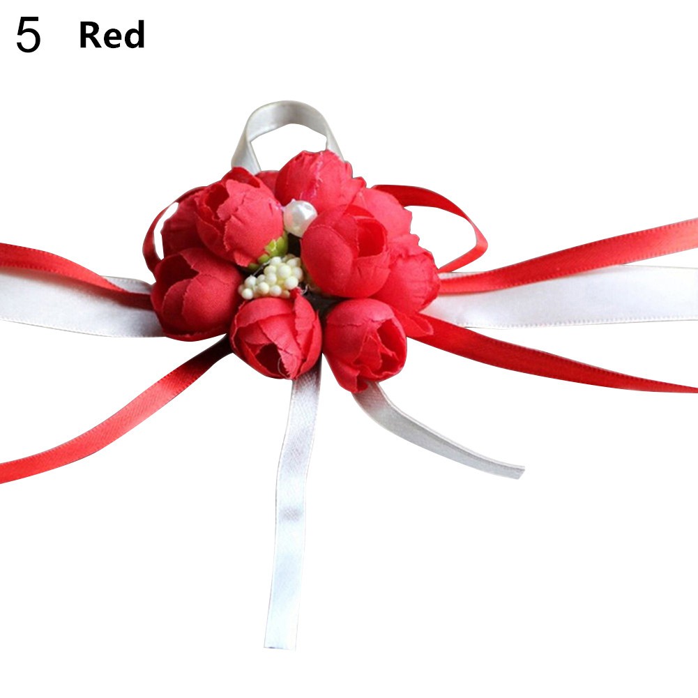 Vòng hoa đeo tay đám cưới cho phù dâu