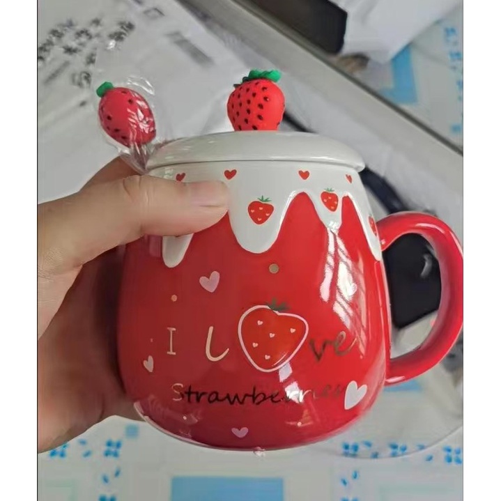 Ly sứ hình trái dâu có nắp kèm muỗng và ống hút dung tích 450ML