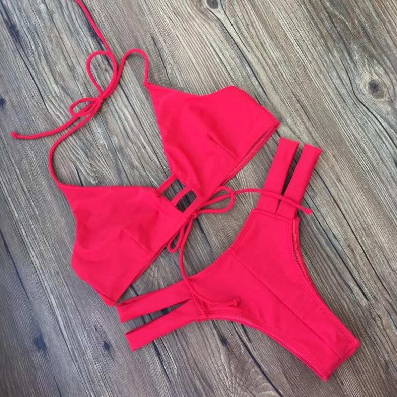 Bikini màu hồng