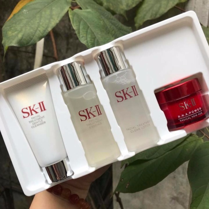 BỘ 4 SẢN PHẨM DƯỠNG TRẮNG DA THẦN THÁNH SK-II MINI (CHĂM SÓC DA TOÀN DIỆN A-Z)