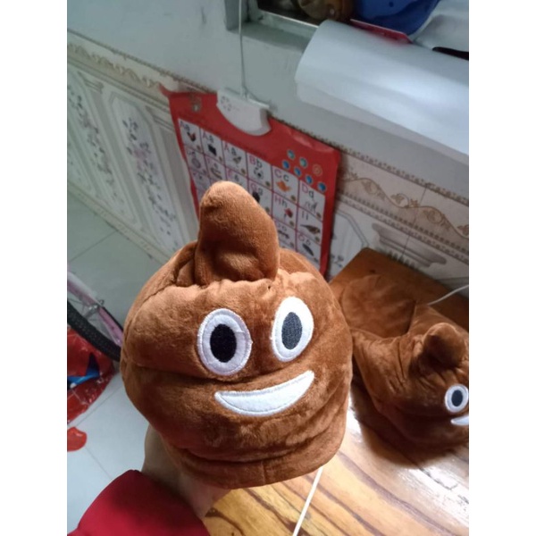 Dép mang trong nhà hình cục kít