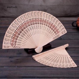 Quạt gỗ xếp làm oản, tháp bánh, trang trí phong cách cổ trang