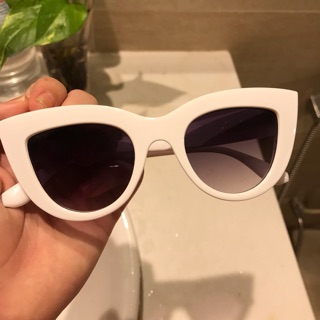 Kính mắt mèo gọng trắng Hàn Quốc