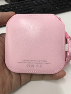 Sạc dự phong HELLO KITTY hồng