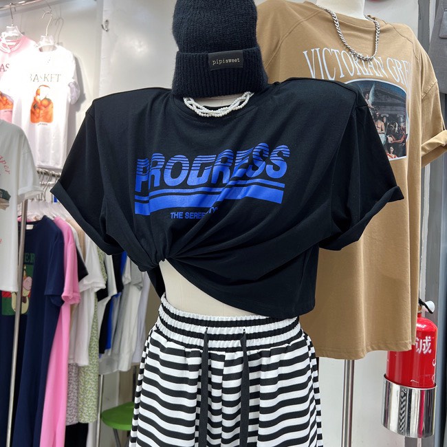 ÁO CROPTOP CHỮ PROGRESS (A2439)