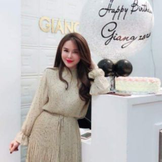Váy voan chấm bi