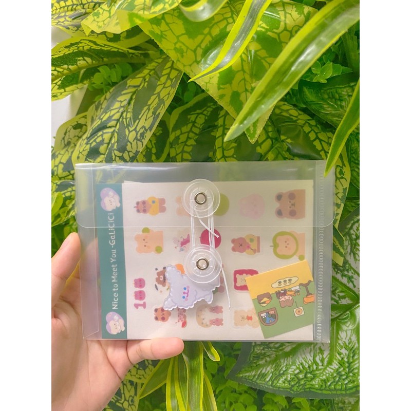 Set Sticker Và Pin Cài Đi Kèm Balo