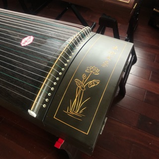 Đàn Guzheng Hiệu Hồng Âm cho người mới chơi.