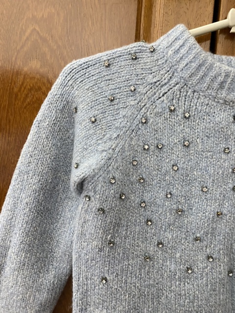 THANH LÝ Áo len đính đá