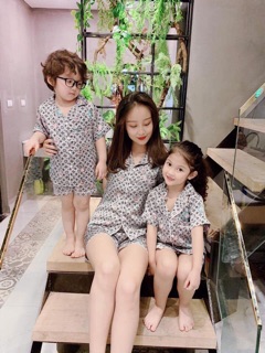 Lụa đùi hoạ tiết Lv và Peppa Pig