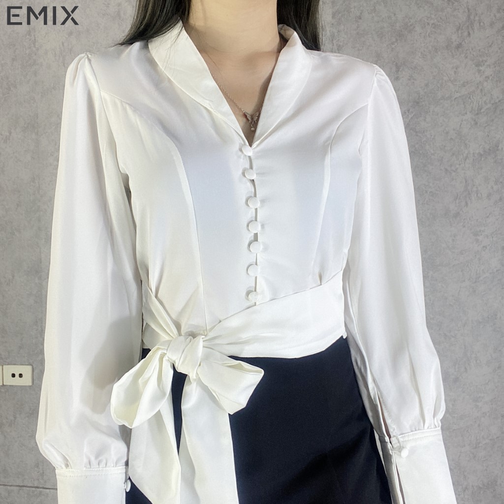 Áo croptop cúc bọc buộc nơ EMIX (màu trắng), dáng ngắn, cổ vest, dài tay, chất lụa mềm mại, không nhăn