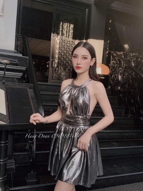 Đầm xòe yếm nhũ hở lưng