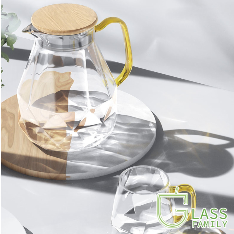 Bình Nước Trong Suốt Dung Tích 1.8l