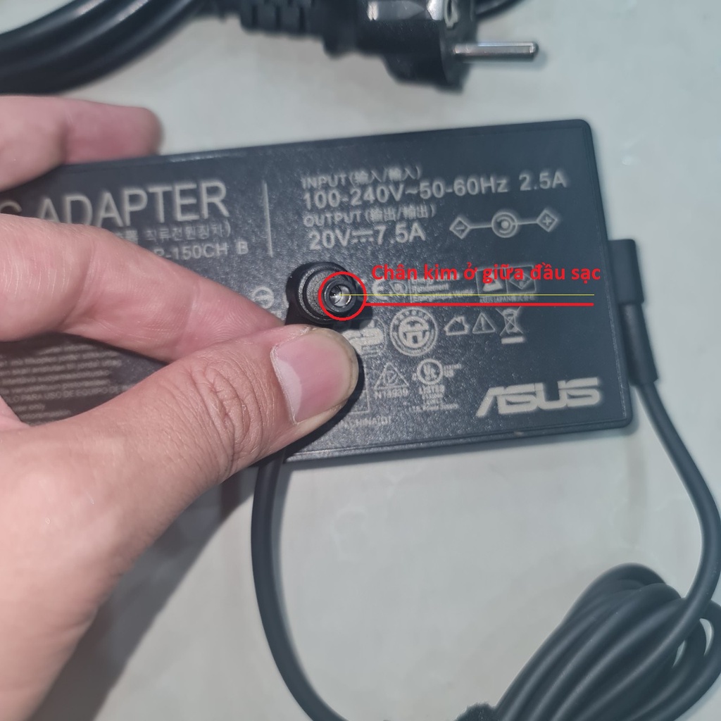 Sạc laptop asus 20V-7.5A chân sạc hình tròn to có kim ở giữa đầu sạc, kích thước chân sạc 6.0mmx3.7mm