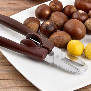 Dụng cụ bóc vỏ hạt dẻ tươi.