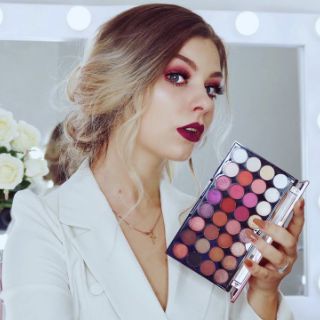 Bảng phấn mắt Make up Revolution Flawless 4