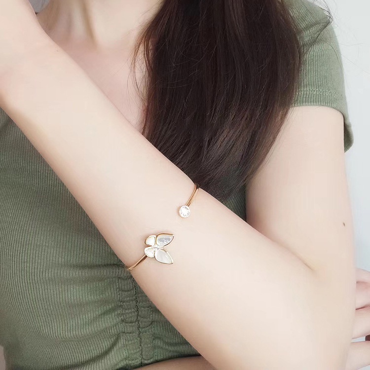 Vòng Tay Hở Mạ Vàng 925 Hình Bướm / Vỏ Sò Đính Ngọc Trai Phong Cách Trung Hoa Sáng Tạo Cho Nữ