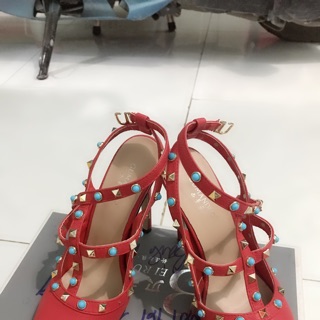 Giày valentino