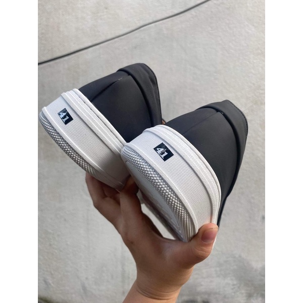 Giày burberry slipon đen . Giày buộc dây burberry đen thể thao nam siêu cấp