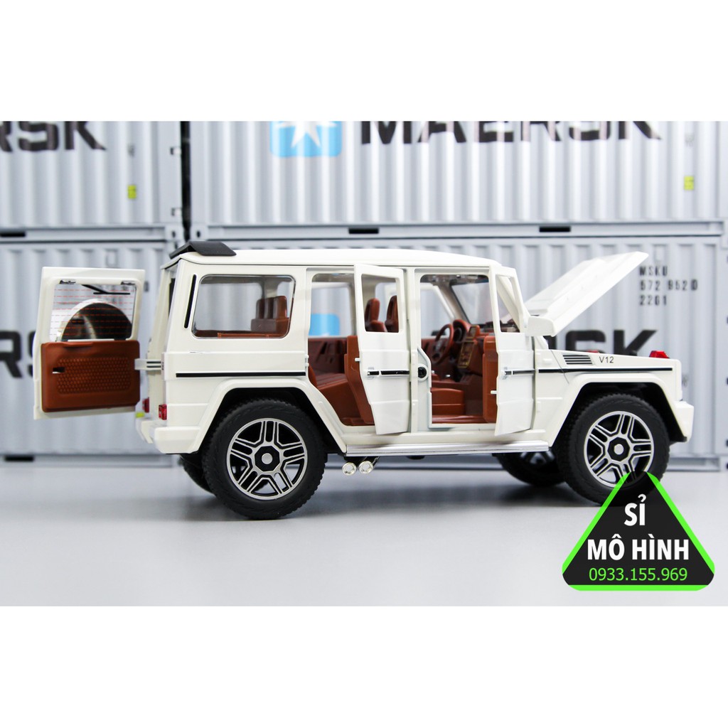 Mô hình xe SUV Mercedes G63 G Klessa mở hết cửa 1:24 Trắng