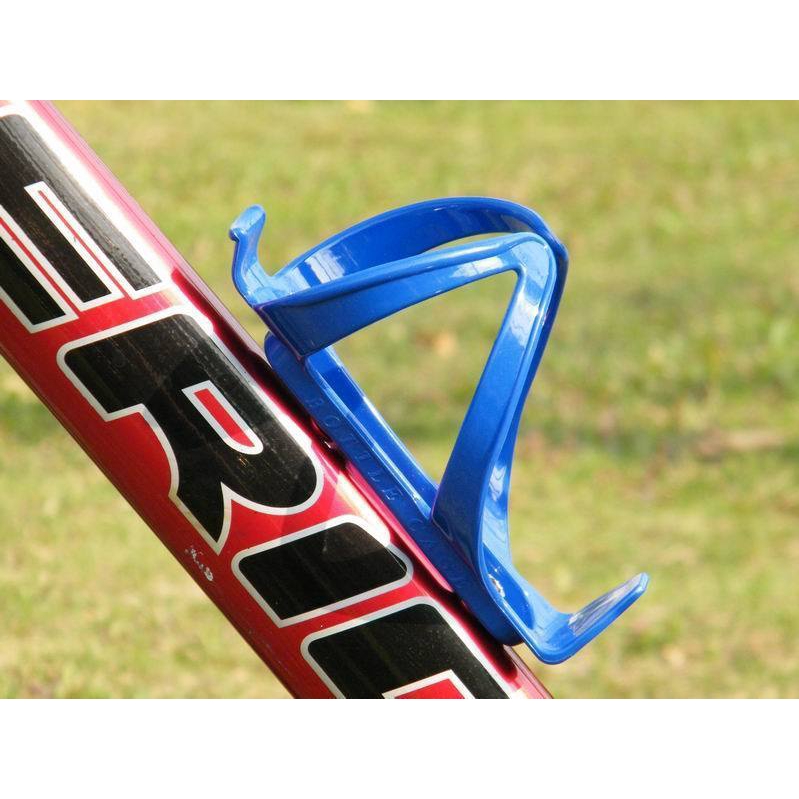 Giá Đỡ Bình Nước Bằng Nhựa Cho Xe Đạp Leo Núi