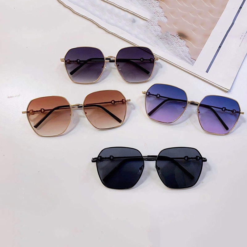 Kính mát gọng vuông chống tia UV400 thời trang sang trọng cho nam và nữ