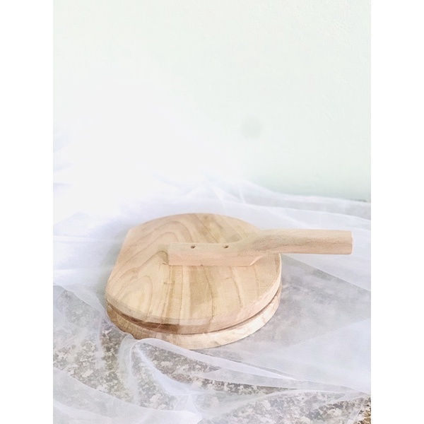 Dụng cụ ép bột