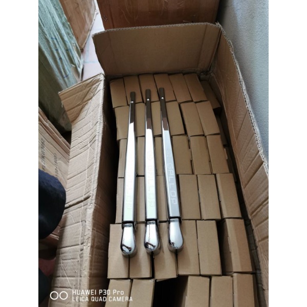 Bộ ốp gạt mưa, ốp tay nắm cabo xe HUYNDAI TRAGO inox 304.