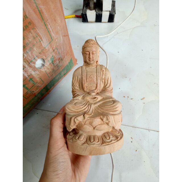 Phật tổ gỗ xá xị thơm nức-Tặng 1 vòng đeo tay