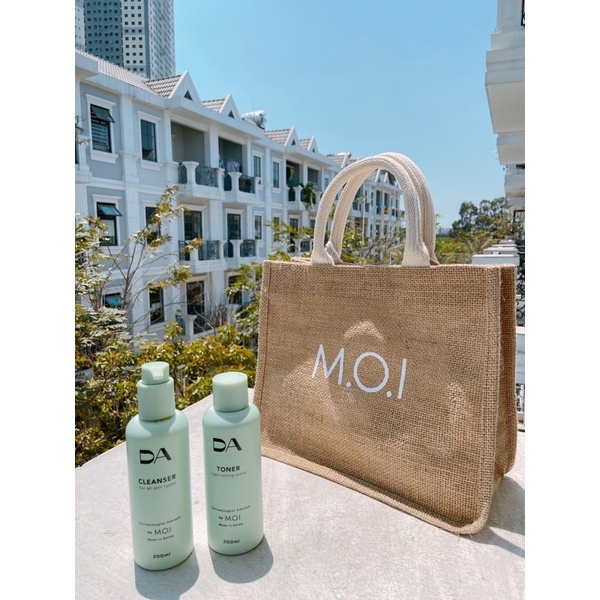 Túi cói M.O.I by Hồ Ngọc Hà