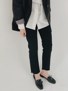 6908 jeans đen hoạ tiết gấu